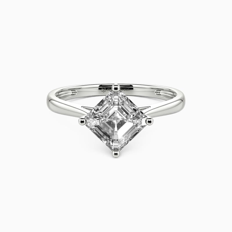 Anillo de compromiso con corte Asscher y diamante de 4 puntas en She Sayd Yes