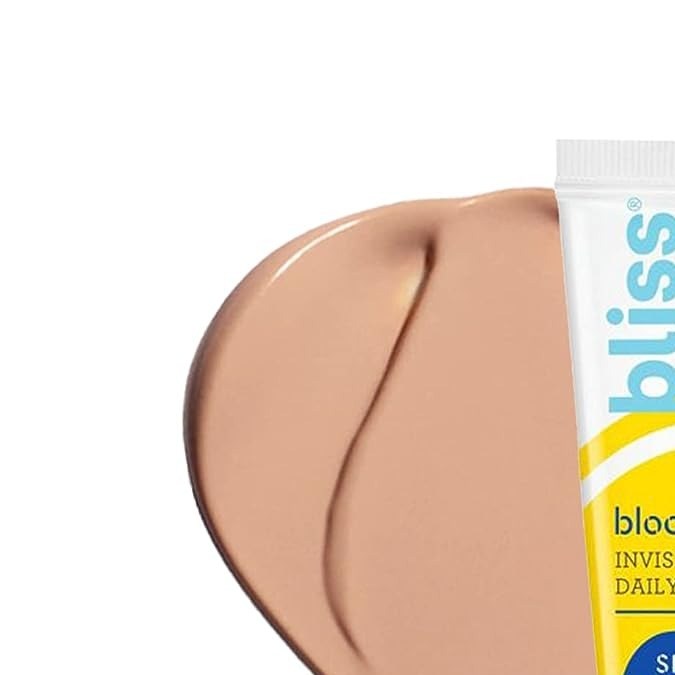 Protector solar con base teñida y factor de protección SPF30 Bliss