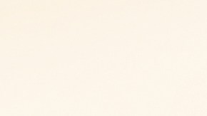 mujer con protector solar