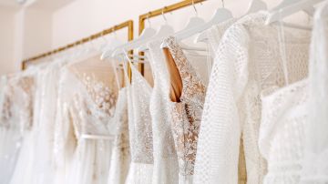 Aprende en que tiendas puedes conseguir vestidos de novia a buenos precios en los Estados Unidos