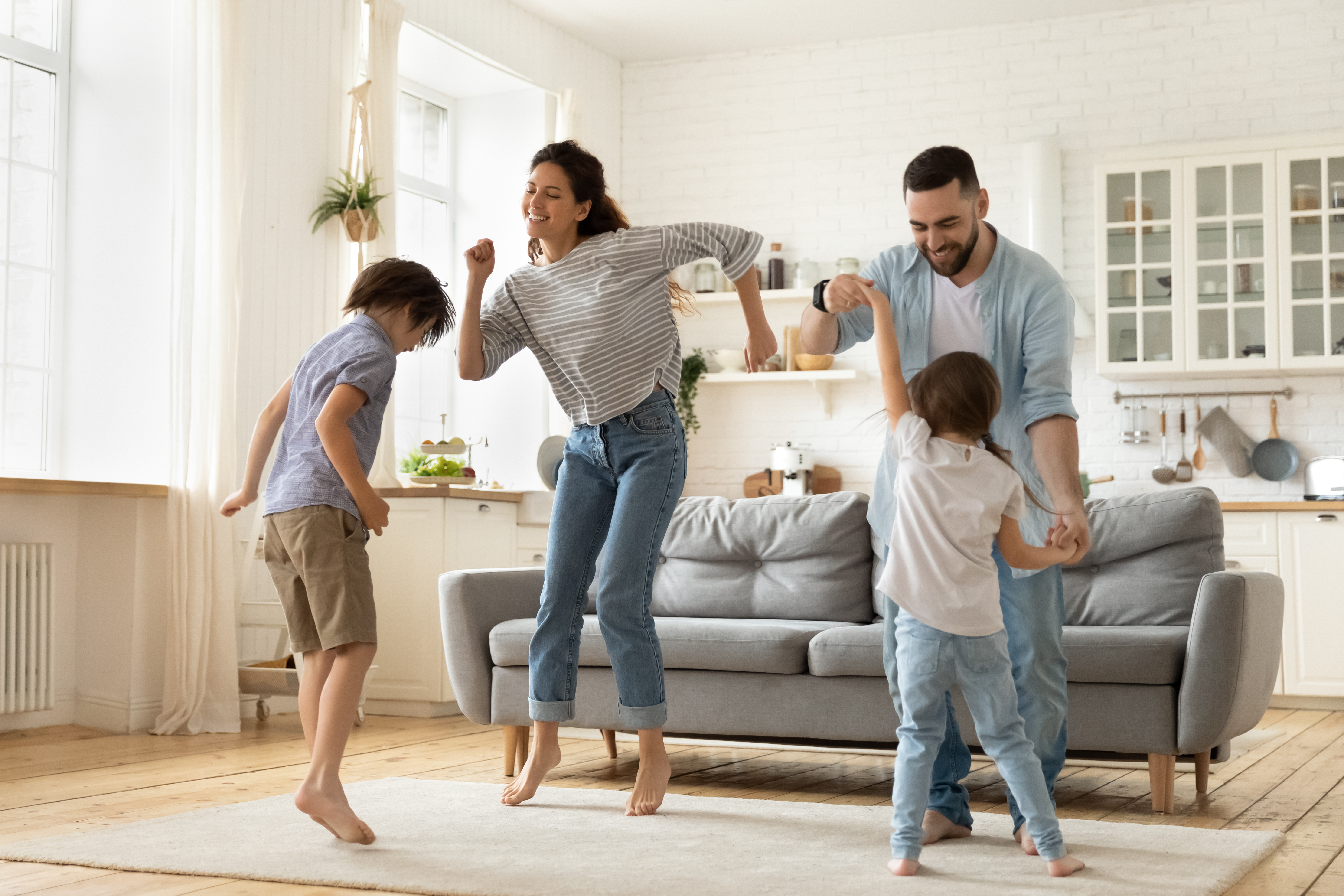 Encuentra actividades en casa que pueden hacer que te diviertas