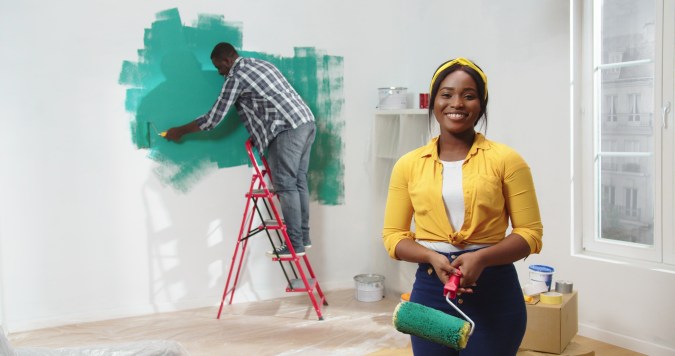 Pintando tu casa tú mismo podrás ahorrar mucho dinero