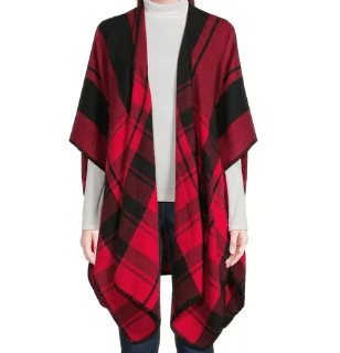 Agrega un toque de moda a tu conjunto invernal con la Ruana Wrap de Cuadros Buffalo de Time and Tru. Con una calificación de 4.8 estrellas en 16 reseñas, esta envoltura con ribeteado es la opción perfecta para un look invernal elegante. Ahorra $6.89 al comprarla ahora por $16.08.