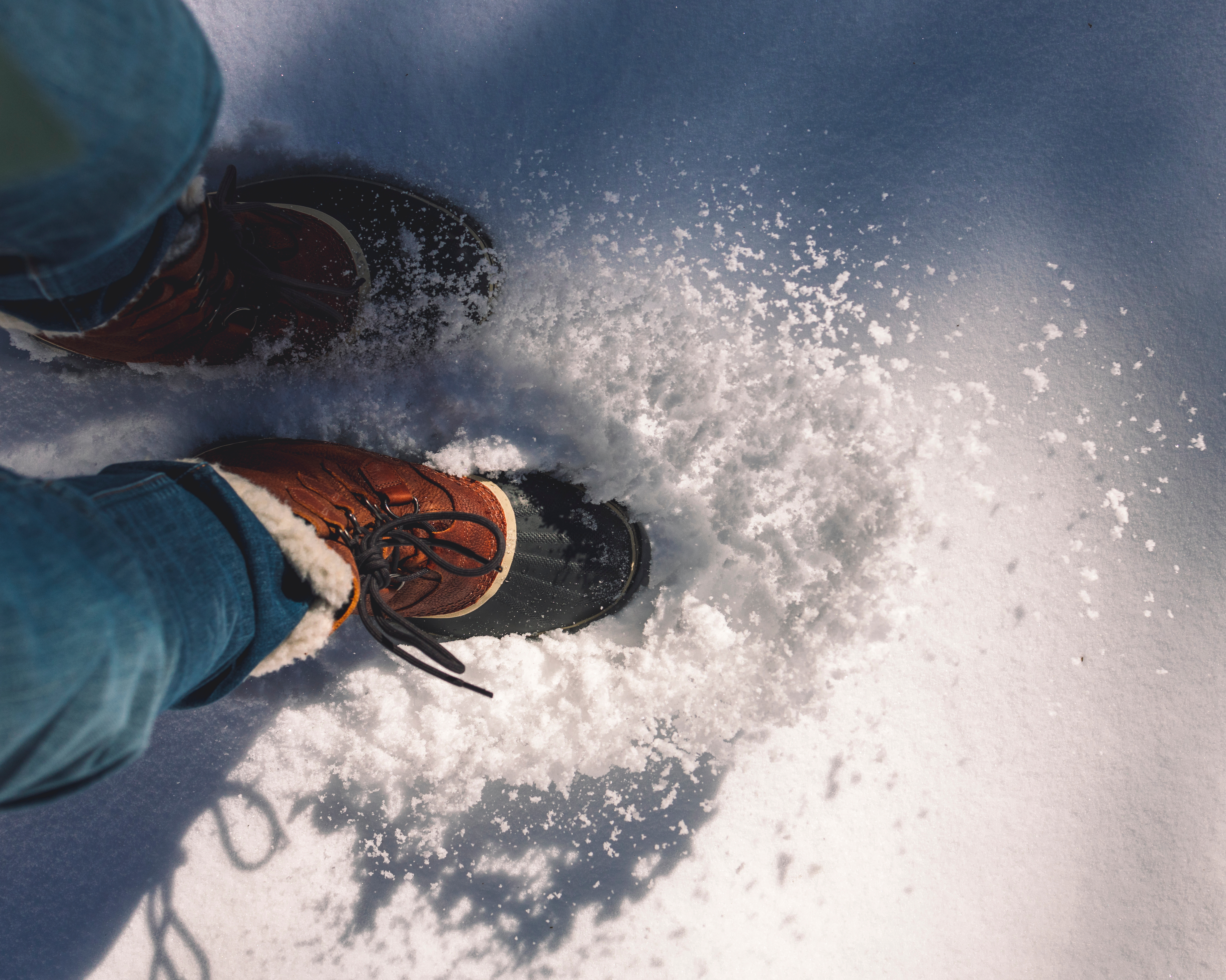 Adéntrate en el diseño y la ingeniería que hacen de las Botas Sorel Kinetic Caribou Snow Boot y Kinetic™ Impact Caribou WP para mujer una elección única. Descubre por qué estas botas no solo son una declaración de moda, sino también una armadura contra las condiciones invernales más desafiantes.