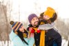 Descubre cómo preparar tu equipaje para unas vacaciones navideñas perfectas con nuestra guía definitiva. Consejos sobre ropa abrigada, calzado adecuado y accesorios para actividades invernales que harán tu viaje inolvidable.