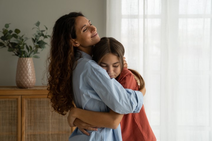 Descubre las últimas tendencias tecnológicas y conquista el dilema de qué regalarle a un adolescente en Navidad. Nuestro artículo presenta opciones únicas que fusionan moda y tecnología para hacer de tus regalos una experiencia inolvidable.