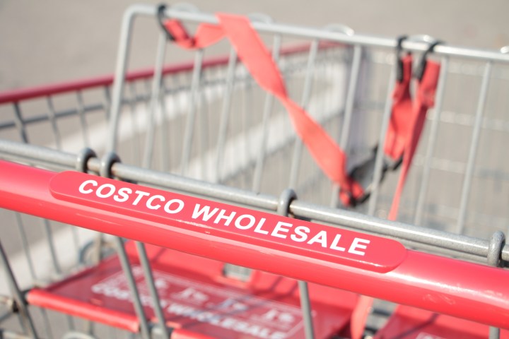 En nuestra guía especial, te presentamos las imperdibles ofertas en Costco para el 29 de diciembre. Descubre cómo renovar tu hogar con el sofá seccional convertible Thomasville Dillard o cómo elevar tu rutina de entrenamiento con el entrenador funcional Centr 3 SF3 Smith, todo a precios reducidos. No te pierdas estas oportunidades de ahorro en productos de alta gama.