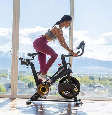 Conquista tus metas fitness con el Ciclo de Estudio ProForm Tour de France CBC. Sus características de resistencia mejorada y control digital inteligente te ofrecen un entrenamiento eficaz. Ahorra $100 y adquiere el tuyo por $299.99, con envío y manejo incluidos. Experimenta una revolución en tu rutina de ejercicios con este ciclo de estudio de alta calidad.