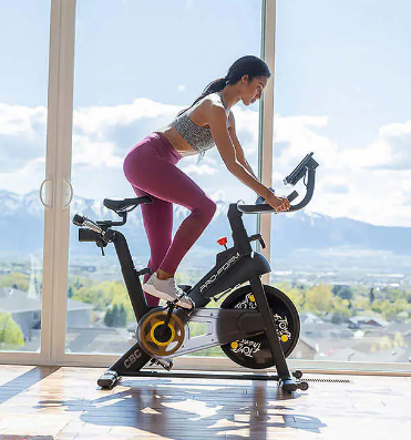 Alcanza tus metas fitness con el Ciclo de Estudio ProForm Tour de Francia CBC. Calificado con 3.2 estrellas, este equipo ofrece resistencia mejorada por inercia y una pantalla LCD grande. Llévatelo por $299.99, con envío y manipulación incluidos. Ahorra $100 con el descuento del fabricante válido hasta el 31 de enero de 2024.