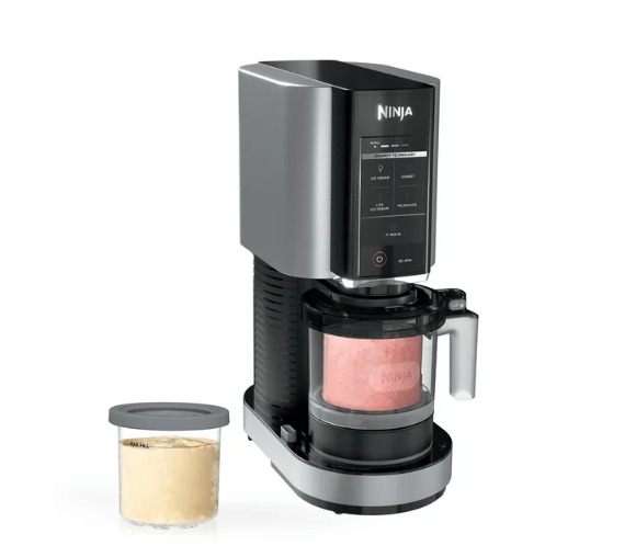 Disfruta de helados caseros con Ninja CREAMi. Con 5 programas y 4.4 estrellas basadas en 1246 reseñas, este fabricante de helados está disponible por $169.00. Aprovecha el descuento de $30.00 y crea tus delicias heladas en casa.