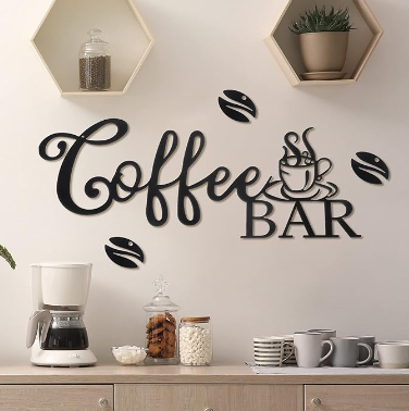 Añade un toque rústico a tu cafetería, cocina u oficina con el Letrero de Metal para Cafetería de Ferraycle. Este arte de pared presenta un diseño encantador de barra de café y frijoles, brindando un ambiente acogedor a tu espacio. Con una calificación de 4.2 estrellas y más de 100 compradores el mes pasado, esta decoración asequible por solo US$9.99 es la elección perfecta. ¡Descúbrelo en la tienda de Ferraycle y transforma tu entorno con estilo!