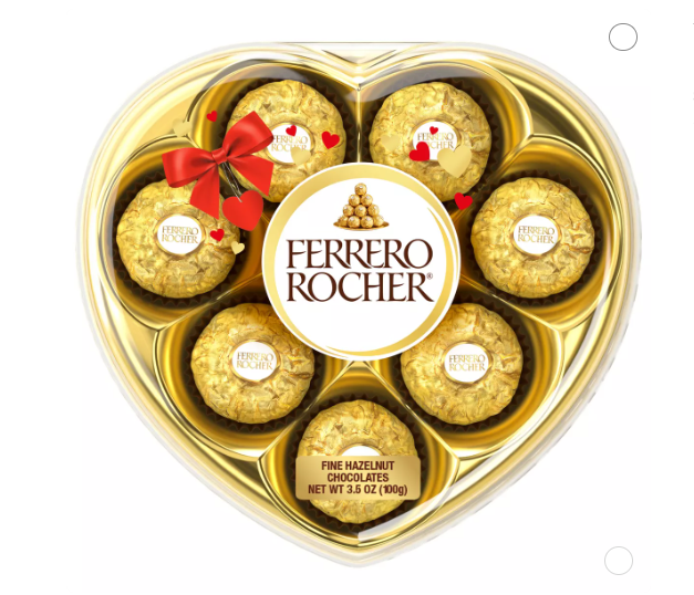 Eleva el clásico con Ferrero Rocher en forma de corazón. Lujo y sabor en cada bocado. ¡Un regalo que derretirá su corazón!