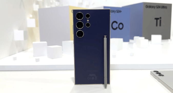 Experimenta la revolución móvil con el Samsung Galaxy S24. Descubre la potencia de su doble memoria, cámaras de vanguardia y más, todo a un precio irresistible durante la preventa.

