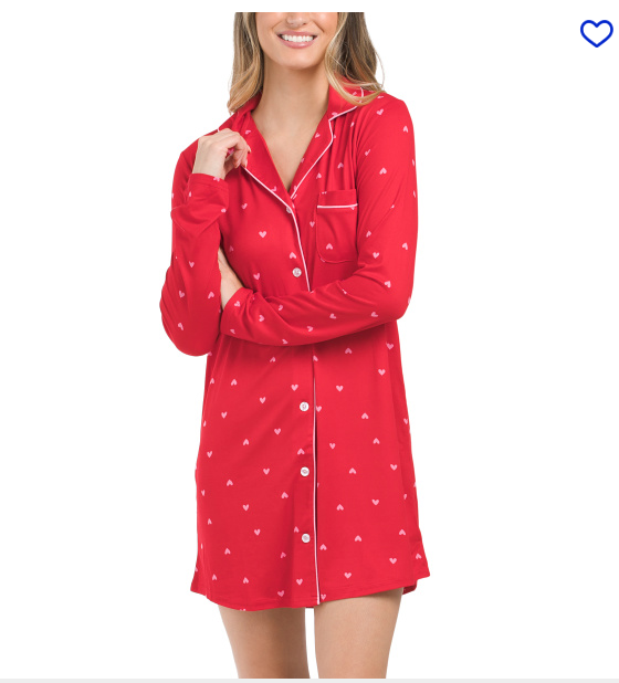 Sumérgete en la suavidad de la camisa de noche Heart Notch Collar de Laura Ashley. Con un atractivo color rojo, esta prenda a solo $12.99, frente a $24 y más, ofrece confort y elegancia. Añádela a tus favoritos y renueva tus noches con estilo.