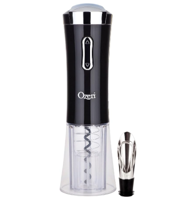 El abridor eléctrico Ozeri Nouveaux II es sinónimo de innovación y comodidad. Recargable y estable, abre cualquier botella con solo presionar un botón. Asequible y eficiente, ofrece características adicionales como cortadores de papel de aluminio, brindando una experiencia completa. Desde $20 en Amazon.