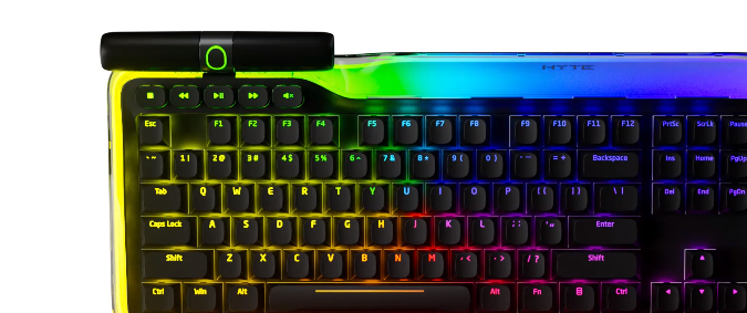 Sumérgete en la experiencia de escritura definitiva con el Hyte Keeb TKL, un teclado mecánico que va más allá de lo convencional. Sus interruptores de tecla patentados Fluffy Lavender ofrecen una suavidad excepcional, mientras que su iluminación RGB intensa crea una experiencia alucinante. Descubre por qué este teclado se ganó nuestro corazón.

