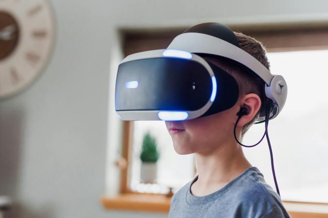 Experimenta la evolución definitiva en realidad virtual con las Meta Quest 3. Su diseño ergonómico y liviano, combinado con un Infinity Display 4K+, te sumergirá en un mundo visual asombroso. Descubre el rendimiento excepcional del Snapdragon XR2 Gen 2 y disfruta de sonido envolvente 3D. ¡Las Meta Quest 3 redefinen la forma en que experimentas la realidad virtual!