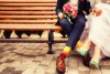 Explora cada rincón de la planificación de tu boda con nuestra completa guía. Desde vestimenta y peinados hasta la selección de música y decoración, te brindamos consejos prácticos para organizar una celebración que capture la esencia vibrante y nostálgica de los años 70.