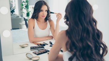 Opiniones reales, resultados asombrosos: Explora la experiencia de una catadora profesional de mascarillas para el cabello y descubre los efectos sorprendentes de la mascarilla K18. Desde la reconexión de cadenas de queratina hasta ondas libres de frizz, este artículo te revela si la inversión en esta mascarilla viral realmente vale la pena para lograr un cabello saludable y radiante.