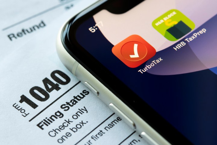 Desentrañamos el mito de TurboTax '100% gratis' revelado por la FTC. Encuentra cómo evitar sorpresas y accede a opciones reales y sin costo para cumplir con tus obligaciones fiscales.