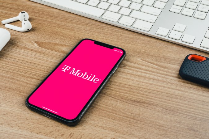 Aprovecha las oportunidades únicas de T-Mobile para obtener un nuevo smartphone gratis. Conoce las condiciones, opciones de pago y ofertas por tiempo limitado en la red 5G.