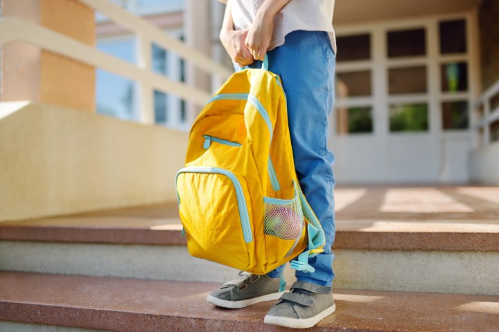 Explora el mundo de las mochilas de viaje que van más allá de lo ordinario, superando la utilidad de un equipaje de mano estándar. Este artículo te guía a través de las características esenciales, compartimentos ingeniosos y recomendaciones expertas para garantizar que tu elección sea tan única como tu próximo destino.