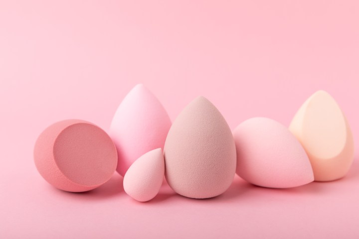 ¿Quieres una piel perfecta como las influencers? Conoce la esponja de maquillaje Sibba que está revolucionando las rutinas de belleza. Descubre su diseño compacto, suavidad excepcional y por qué este set de Amazon se ha vuelto imprescindible.