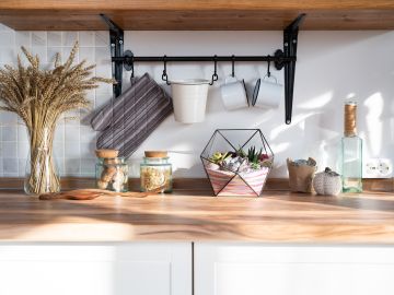 Convierte tu cocina en un lugar excepcional con estos 8 artículos asequibles y llenos de estilo. Descubre cómo la decoración puede ser accesible y transformadora al mismo tiempo.