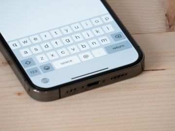 Clicks en CES 2024: Un vistazo profundo al estuche que brinda a los usuarios de iPhone la experiencia de un teclado físico estilo BlackBerry.