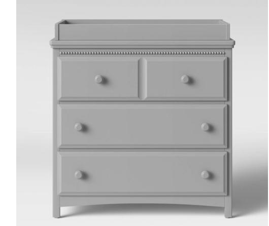 Dale un toque de estilo y practicidad a la habitación de tu bebé con el tocador Emerson de Delta Children. Con tres cajones espaciosos y una parte superior para cambiar pañales, este mueble ofrece funcionalidad y elegancia. Ahorra un 15% en esta oferta de liquidación y prepara el espacio perfecto para tu pequeño.