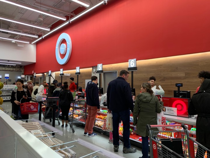 Sumérgete en un mundo de descuentos con las ofertas de Target para el 26 de febrero. Desde televisores Samsung 4K hasta jacuzzis inflables Intex PureSpa, encuentra productos de alta calidad con precios rebajados. ¡Aprovecha hoy y lleva a casa lo mejor por menos!