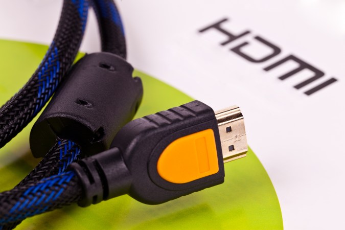 Experimenta el rendimiento superior del Cable HDMI de Amazon, aclamado con 4.6 estrellas por usuarios satisfechos. Este cable de alta velocidad no solo es compatible con 3D, vídeo 4K y Ethernet, sino que también permite compartir conexiones de Internet sin cables adicionales. Descubra por qué este accesorio es esencial para su configuración multimedia.