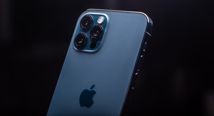 Entra al mundo del iPhone 13, el modelo estrella en Amazon con descuento único. Desde su lugar como el más vendido hasta las ventajas de elegir un dispositivo reacondicionado, te presentamos un análisis completo para que tomes la mejor decisión en tu próxima compra.