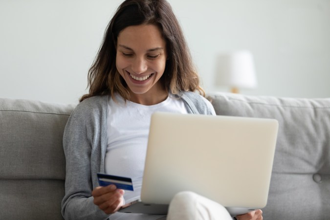 Usa tu tarjeta de crédito de manera inteligente, realizando compras que posteriormente te den más puntos y recompensas