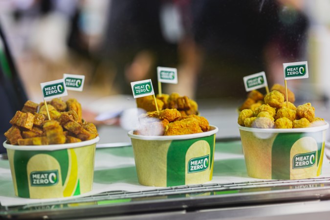 Muestra de helados pequeños gratis disponibles.