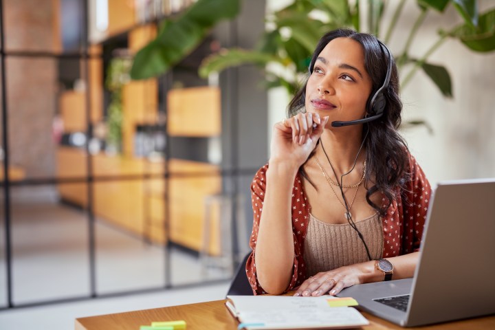 Explora empleos lucrativos en USA sin estudios superiores. Descubre salarios destacados para roles como gerente de sistemas de información y director de operaciones. ¿Es la experiencia más valiosa que un título?