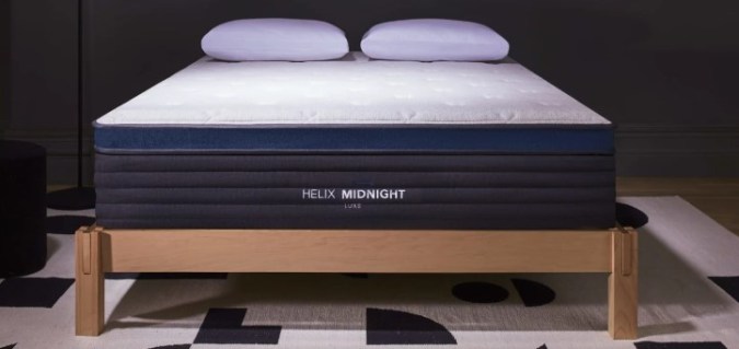 Sumérgete en la experiencia de dormir como un rey con los colchones Marriott, diseñados para brindar una sensación de lujo desde la comodidad de tu hogar. Con opciones que van desde modelos de espuma de alta densidad hasta híbridos con resortes internos, estos colchones ofrecen una combinación perfecta de soporte y comodidad. Con su diseño ergonómico y materiales de alta calidad, los colchones Marriott te garantizan un descanso reparador y rejuvenecedor cada noche.