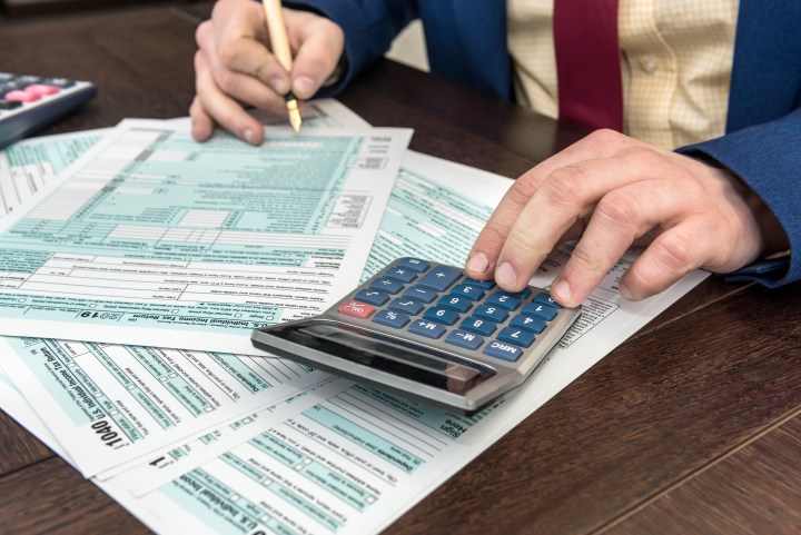 ¡Conoce la solución gratuita del IRS para presentar tus impuestos en español de manera sencilla y eficiente!