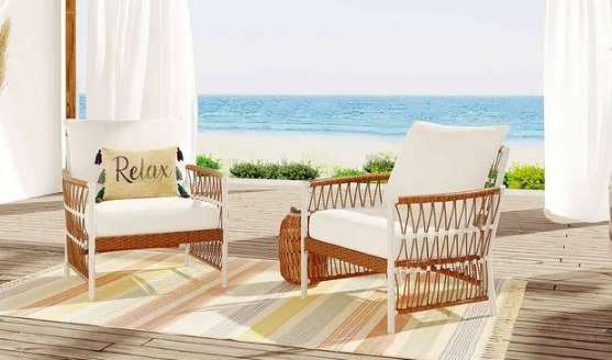 Agregue un toque de frescura a su área de descanso al aire libre con las sillas de mimbre Better Homes & Gardens. Con su construcción de alta calidad y su elegante color blanco, estas sillas no solo son funcionales sino también una declaración de estilo.