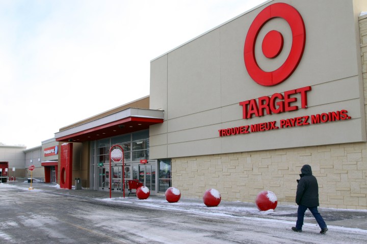 Sumérgete en un mundo de grandes ahorros con las promociones exclusivas de Target hoy, que incluyen desde ropa hasta gadgets de última generación.