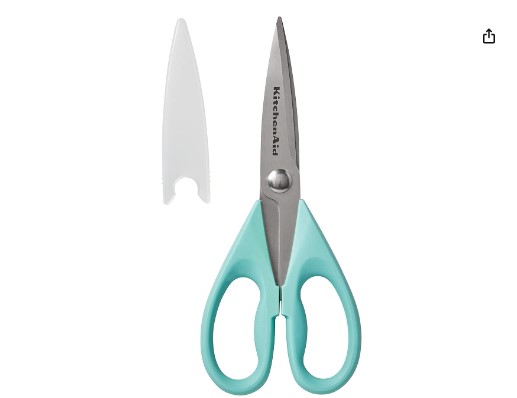 Simplifica tus tareas en la cocina con las Cizallas Multiusos KitchenAid. Su versatilidad las hace indispensables, desde cortar hierbas hasta abrir paquetes. ¡No te pierdas el descuento del 29% durante esta oferta de primavera y hazte con estas cizallas de alta calidad!