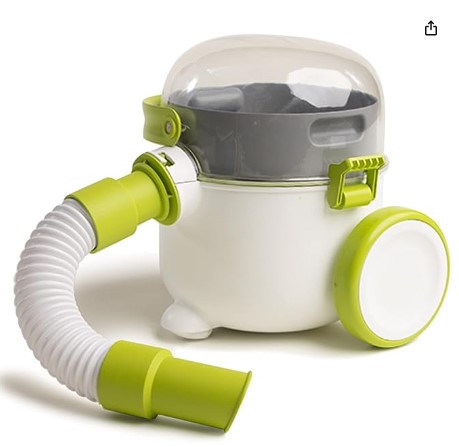 Dile adiós al caos de los juguetes dispersos con el Pick Up Bricks. Esta innovadora aspiradora para niños se encarga de recoger fácilmente ladrillos Lego, LOL Doll Acc. y otros pequeños objetos, haciendo que la limpieza sea rápida y eficiente. Con un precio de US$98.98 y una calificación de 4.4 de 5 estrellas basada en 140 reseñas, es la solución perfecta para mantener el orden en casa.