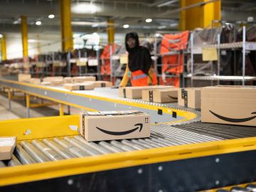 Detrás de las prohibiciones de Amazon: Conoce la razón detrás de la ausencia de productos como criptomonedas, chicles en Singapur y más en el gigante del comercio electrónico.