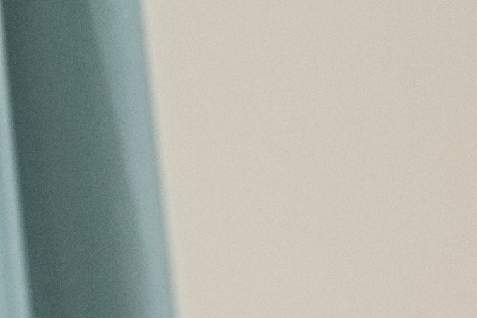 Entérate de quiénes recibirán $1,900 dólares del Seguro Social este mes y cómo se determina este monto.