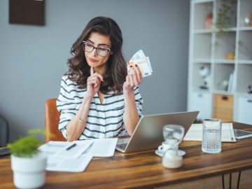 Aprende sobre los tipos de cuentas del mercado monetario y de ahorros disponibles y cómo se adaptan a tus objetivos financieros.