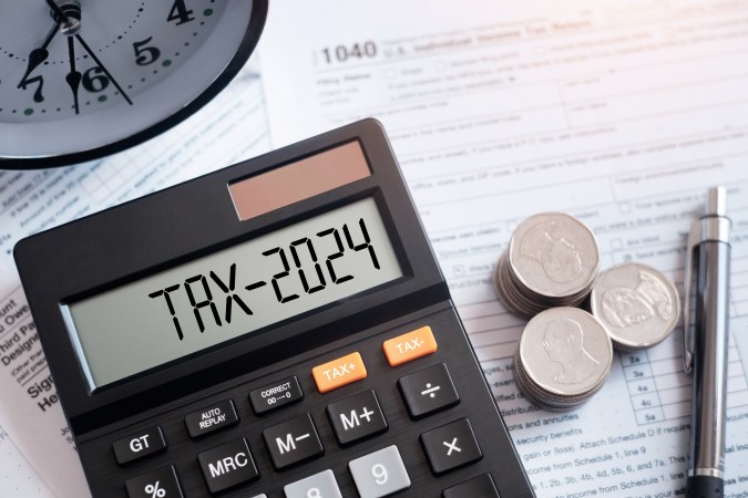 Conoce cómo solicitar créditos fiscales y maximizar sus beneficios al presentar su declaración de impuestos.