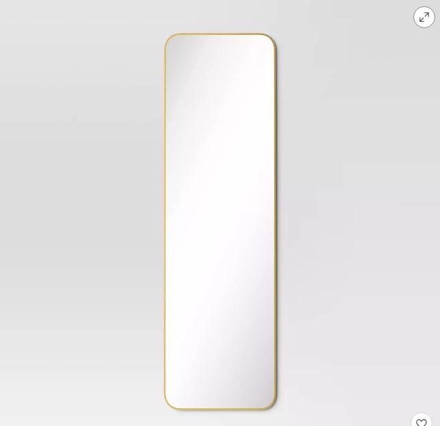 Proyecto 62 Espejo de Metal para Colocar sobre la Puerta: Maximiza el espacio en tu dormitorio o baño con este elegante espejo de metal.