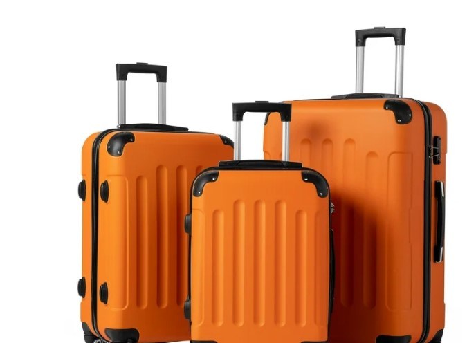 Equipado con un candado TSA, este set de equipaje ofrece una capa adicional de seguridad para tus pertenencias mientras viajas. Además, su diseño ligero y sus ruedas giratorias garantizan una experiencia de viaje cómoda y sin complicaciones.