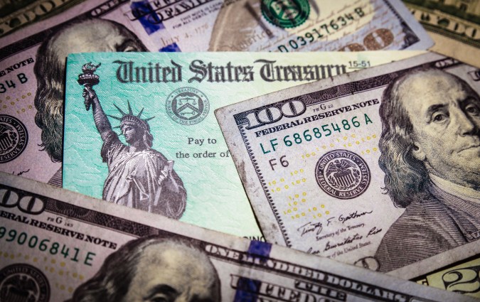 Descubre por qué los precios de trámites migratorios en Estados Unidos han aumentado y cómo esto afectará a los solicitantes.