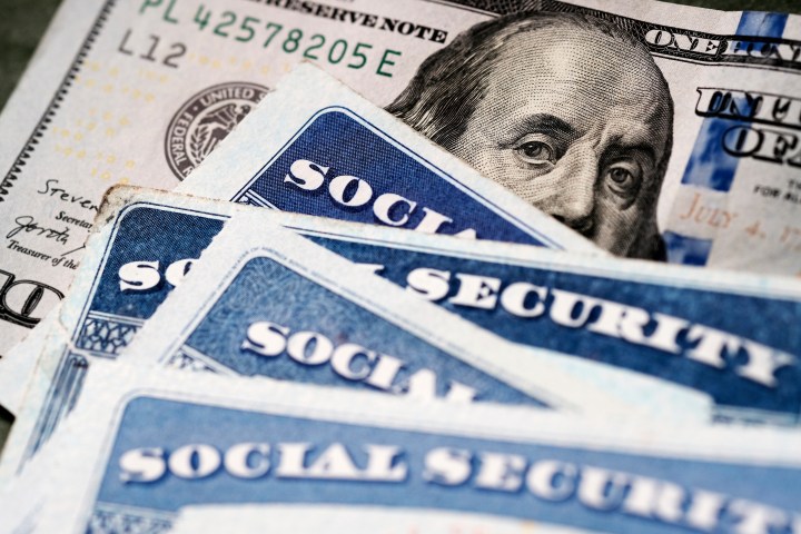 ¿Quiénes recibirán un cheque de $1,900 del Seguro Social el 17 de abril? Encuentra la respuesta aquí.